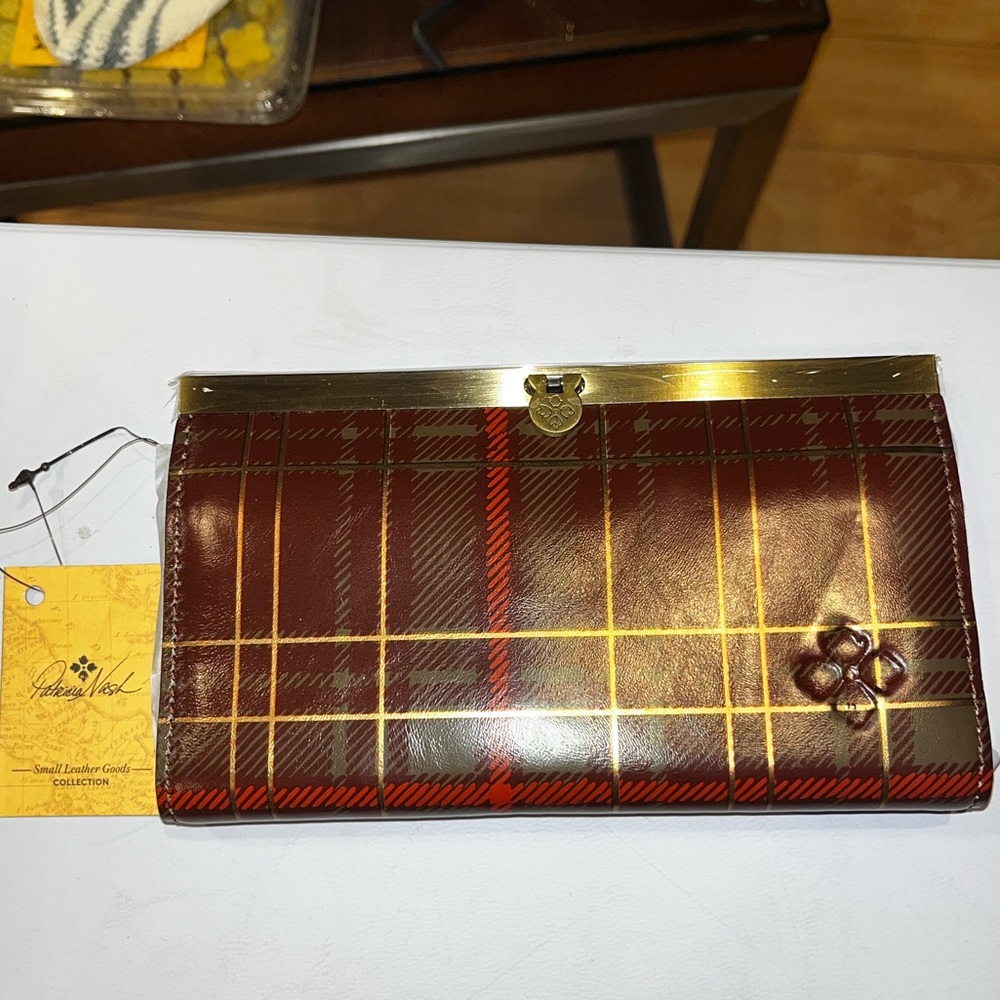 BNWT Patricia Nash Wallet Genuine Leather in Brown and Red Plaid